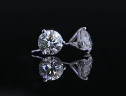 Buy Diamond Stud Earrings Timeless Elegance