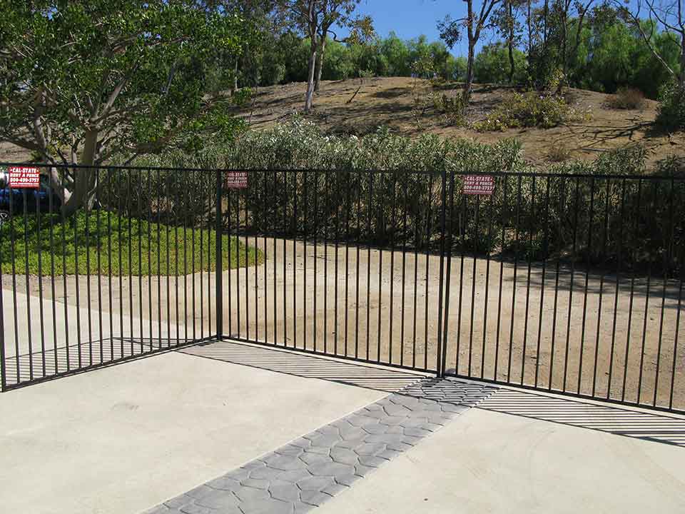Diamond fence rental